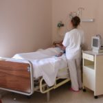 Consultas sobre permiso de hospitalización de un familiar