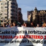 La manifestación de las trabajadoras del servicio de ayuda a domicilio de Bizkaia taponó Bilbao