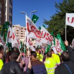 USO protesta frente al Ayuntamiento de Almería por sanciones y despidos en Entorno Urbano