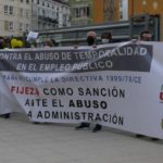 Los trabajadores temporales de la Administración Pública se manifiestan ante el Parlamento de Cantabria