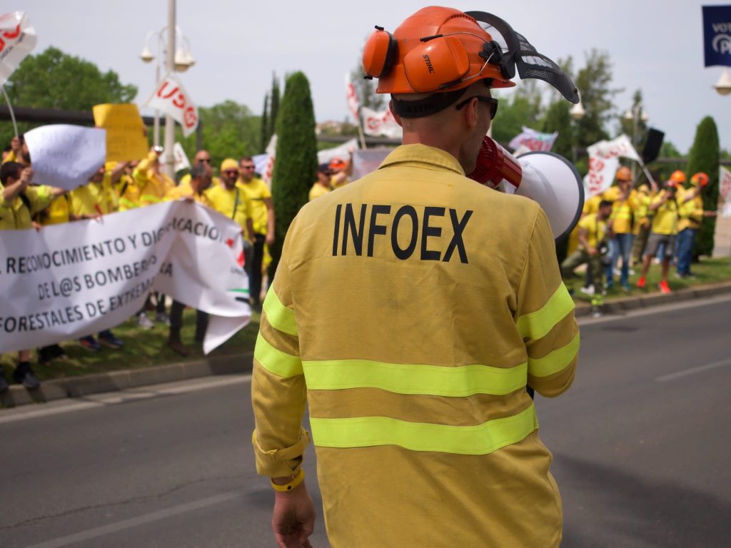 Jornadas formativas de seguridad en incendios forestales 2026 organizadas por USO Extremadura con el Banco de Arena Digital.